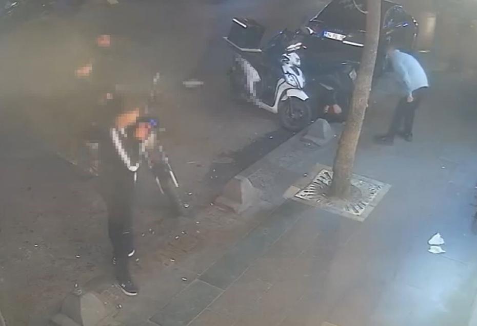 İstanbul'da Sokakta Husumetli Kişiye Silahlı Saldırı Gerçekleştirildi