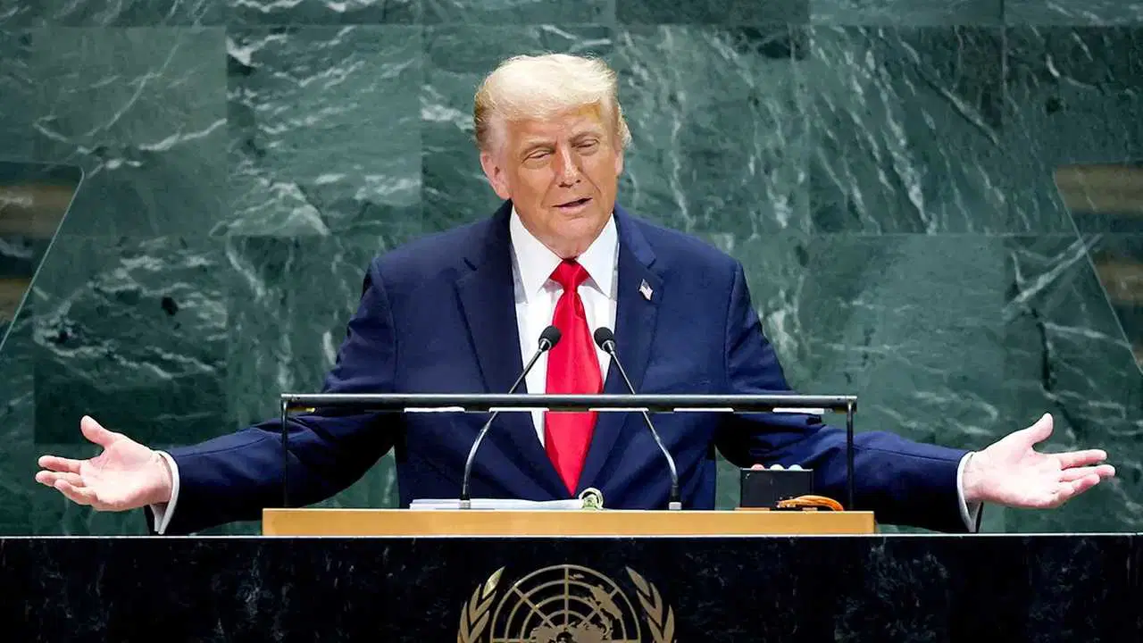 Trump'tan BM'de İran'a Yönelik Sert Mesaj: Tam Ekonomik İzolasyon Tavsiyesi