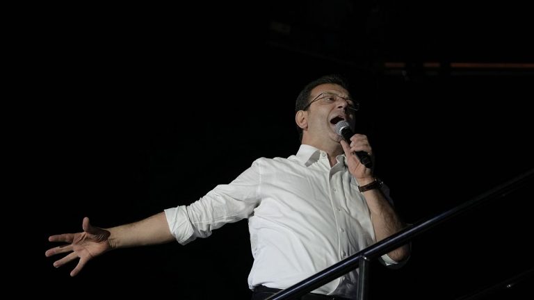 İstanbul Büyükşehir Belediye Başkanı Ekrem İmamoğlu’ndan ‘erken seçim’ uyarısı: İktidar Yargıtay kararını göremiyor