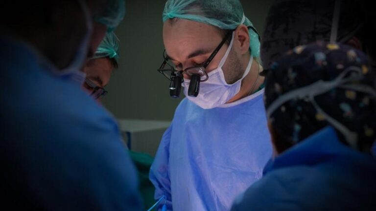 Erkeklerin göğüs büyümesi sorun olmamalı