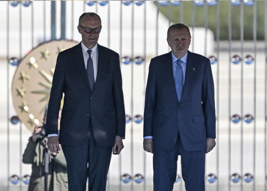 Almanya Başbakanı Merz Türkiye'de: Cumhurbaşkanı Erdoğan kendisini resmi törenle karşıladı 3